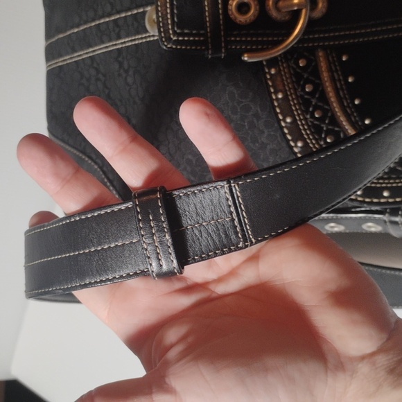 Coach Vintage Leather/Suede
Western Hobo In Great Condition
F11405 - Picture 11 of 13